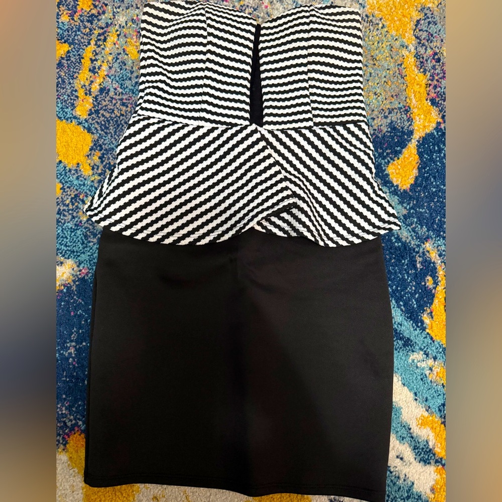 Striped dress blk/white size medium